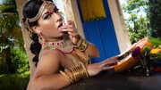 Indian beauty reveals her slutty side in an addictive solo