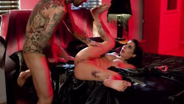 Big boobs and big ass featured in a hardcore vid