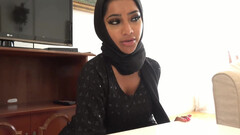 Muslim beauty craves cock in her mouth and sperm on lips