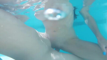 Underwater fuck with a big boobs brunette babe