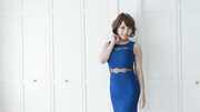 Japanese mom hides her beauty under the blue dress