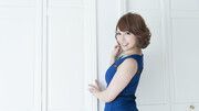 Japanese mom hides her beauty under the blue dress