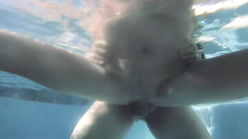 Slim mature mom enjoys underwater sex with her stepson